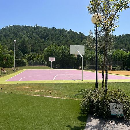 Càmping Riera Merlès Borreda Bagian luar foto