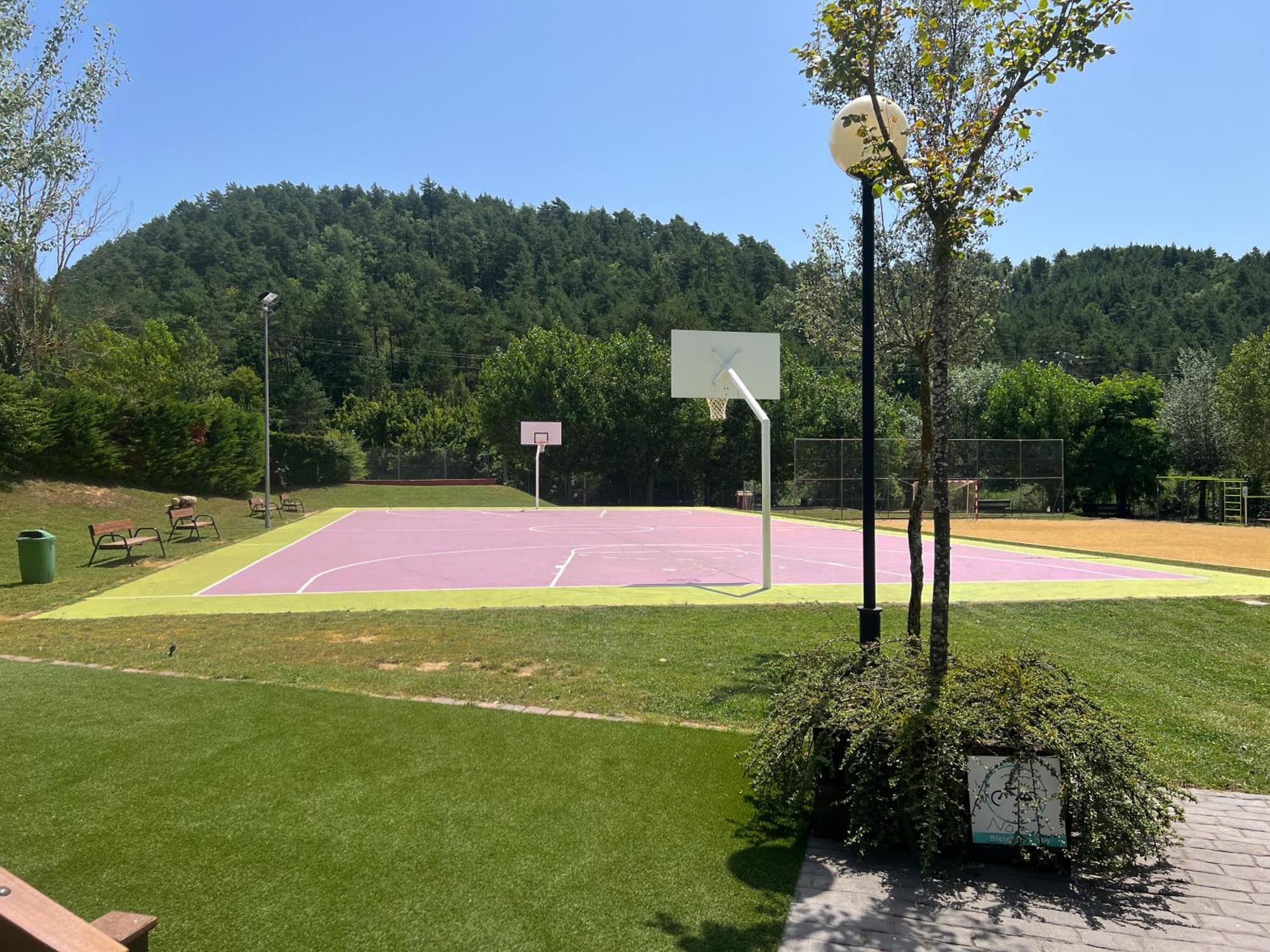 Càmping Riera Merlès Borreda Bagian luar foto