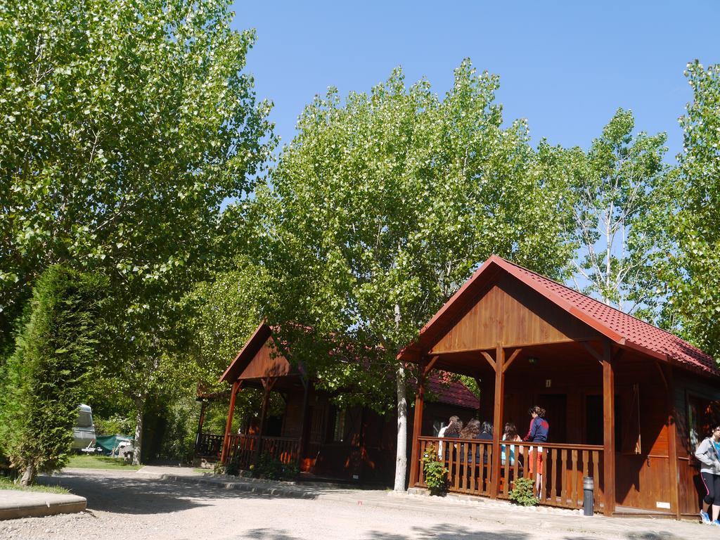 Càmping Riera Merlès Borreda Bagian luar foto
